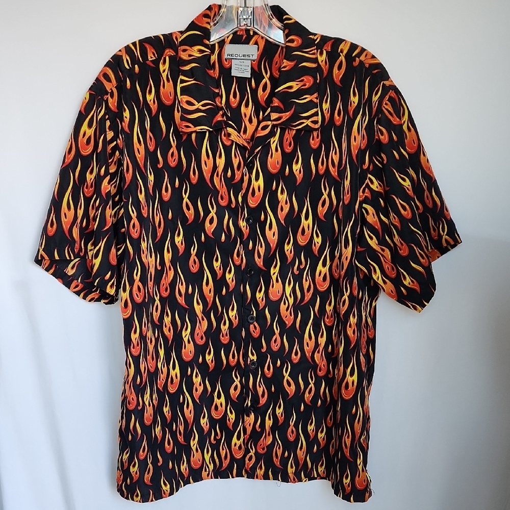 Request Jeans Short Sleeve Button Up Flame Shirt Size Medium